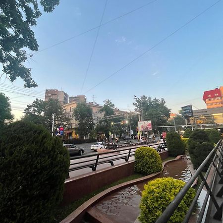 Двухкомнатная Квартира На Арбате Almaty Luaran gambar